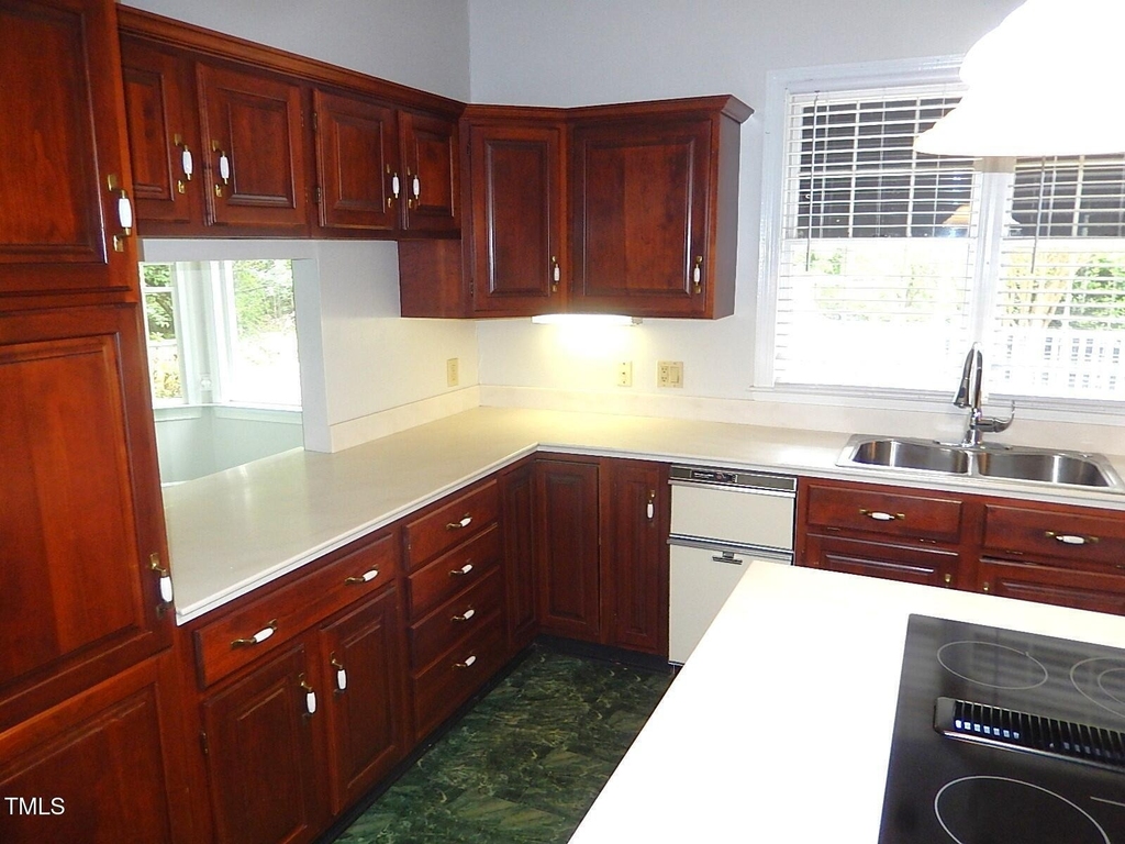 12621 Capital Boulevard - Photo 9