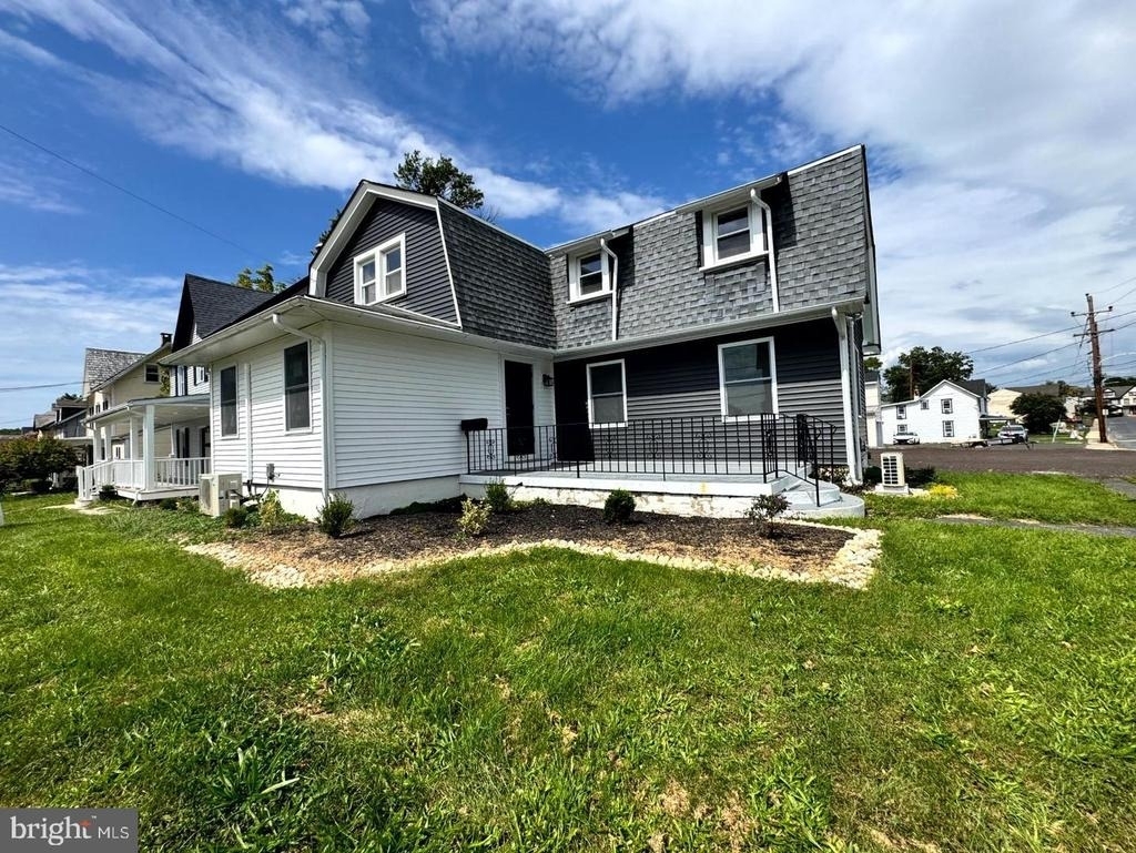 77 Byberry Road - Photo 0