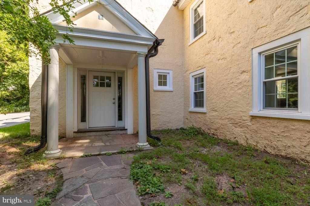 2315 Hickory - Photo 1