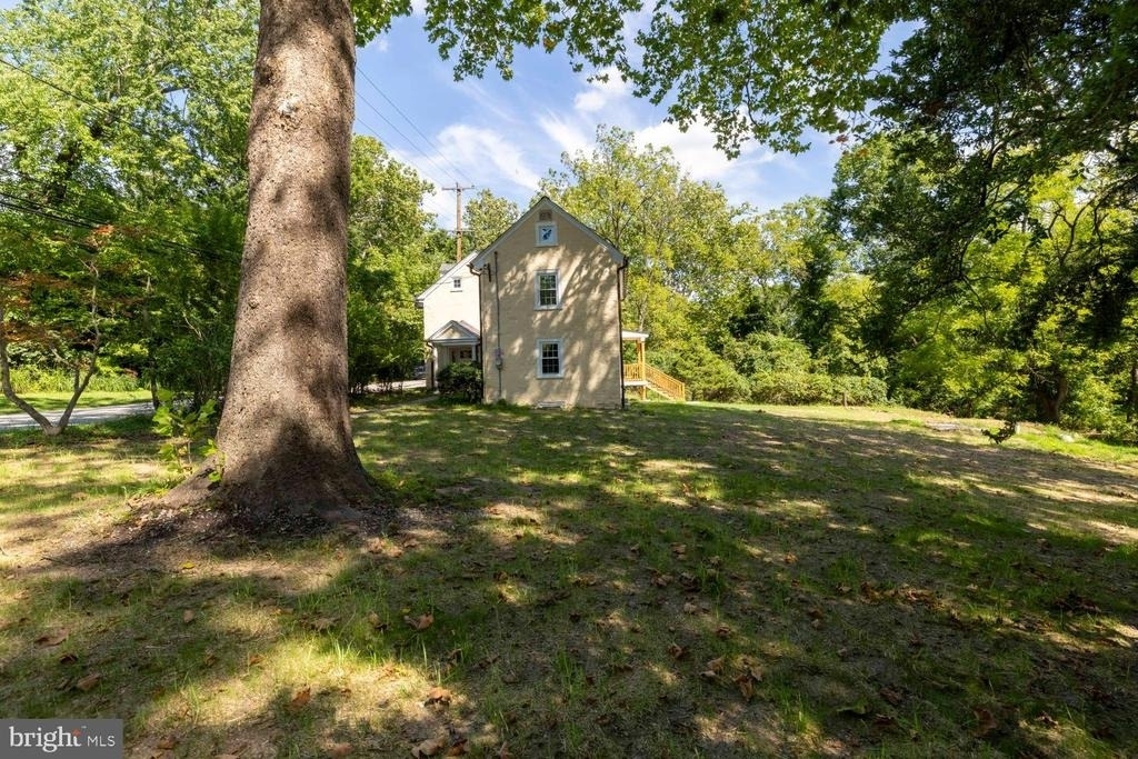 2315 Hickory - Photo 2
