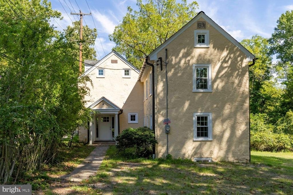 2315 Hickory - Photo 0