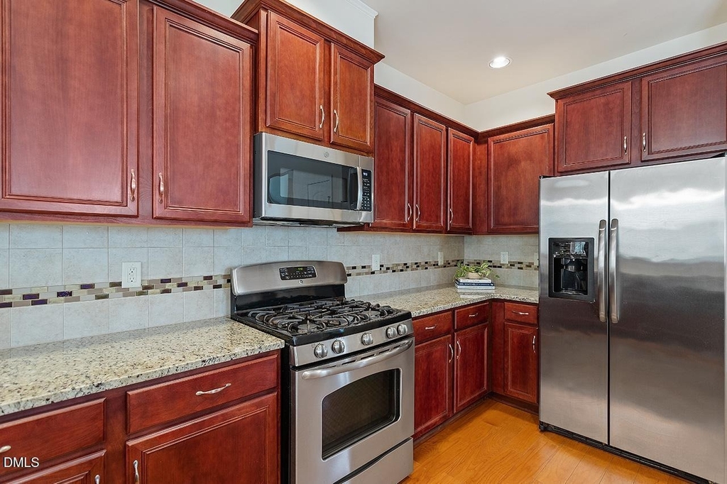 531 Whitworth Lane - Photo 4