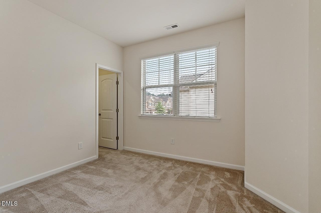 531 Whitworth Lane - Photo 14
