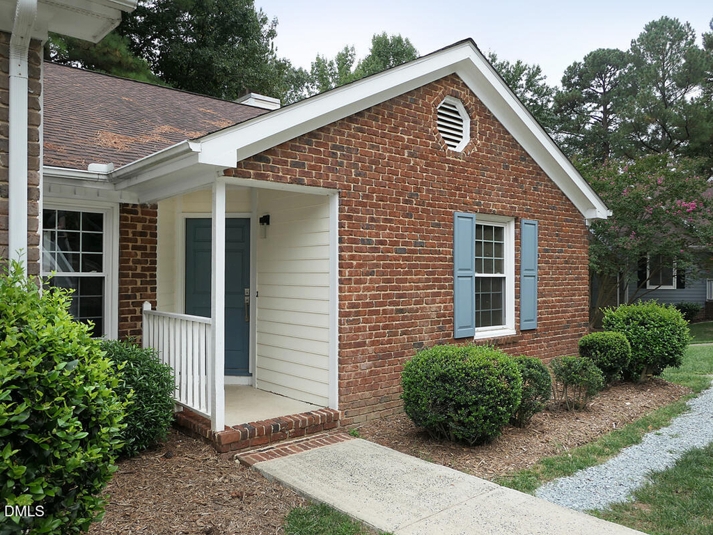 18 Preakness Drive - Photo 0