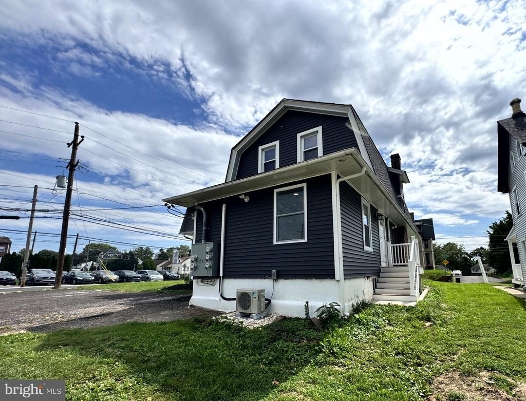 77 Byberry Road - Photo 3