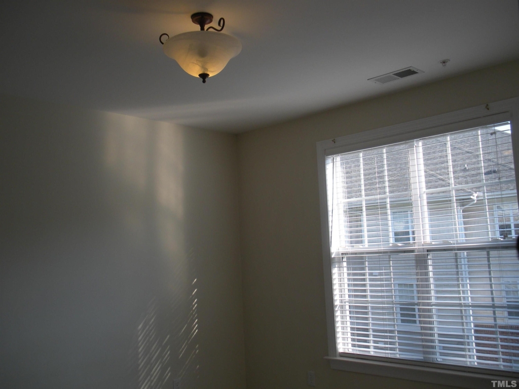 532 Ives Court - Photo 5