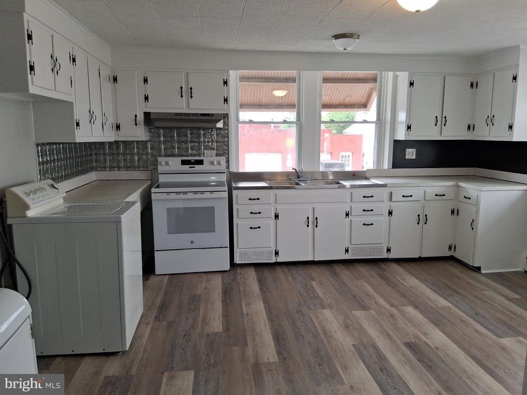 734 Fairground Avenue - Photo 0