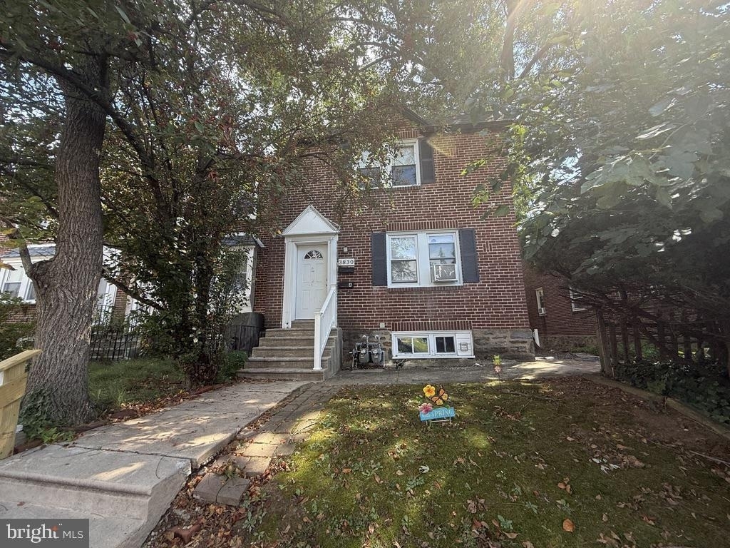 3830 Berkley Avenue - Photo 0