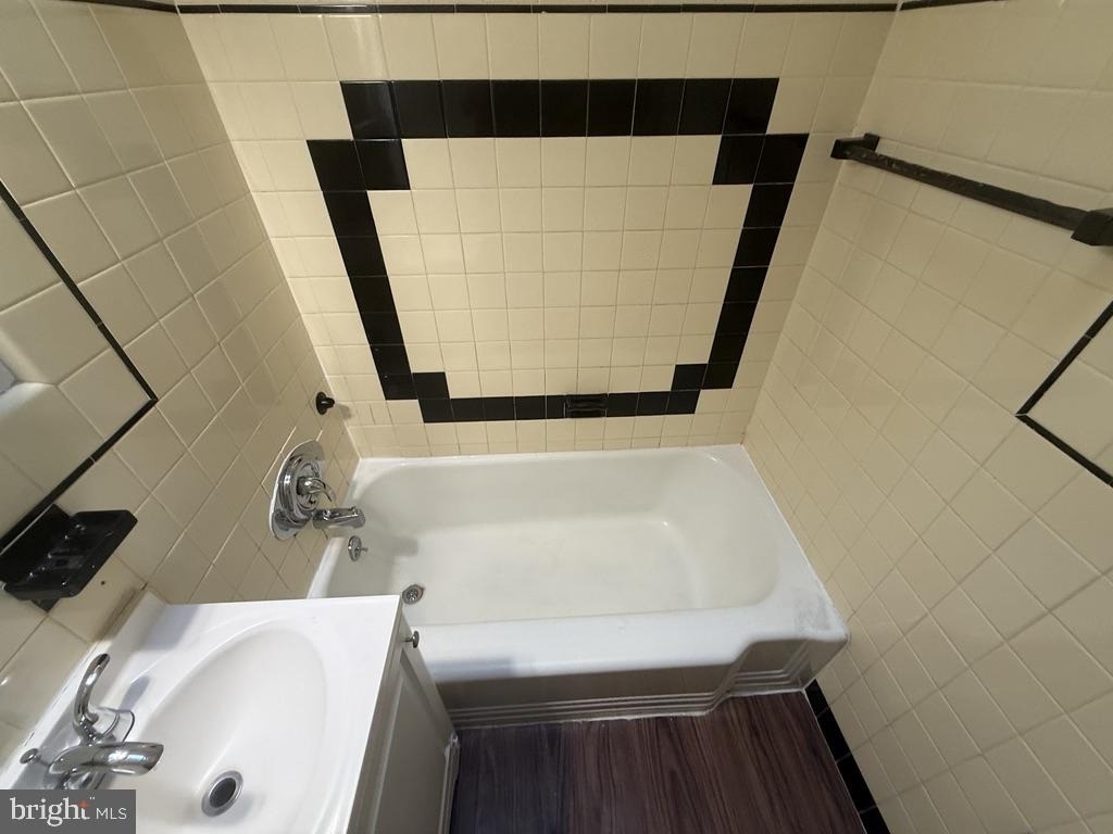 3830 Berkley Avenue - Photo 9
