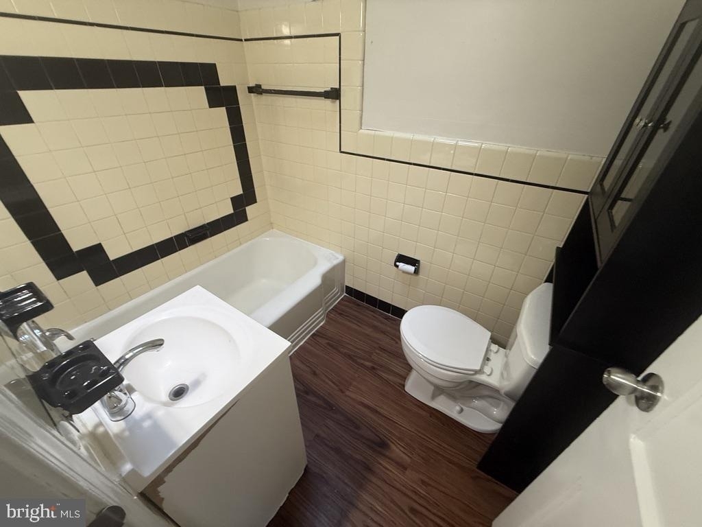 3830 Berkley Avenue - Photo 8