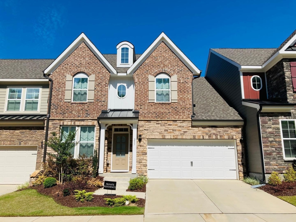 237 Kentigern Drive - Photo 0