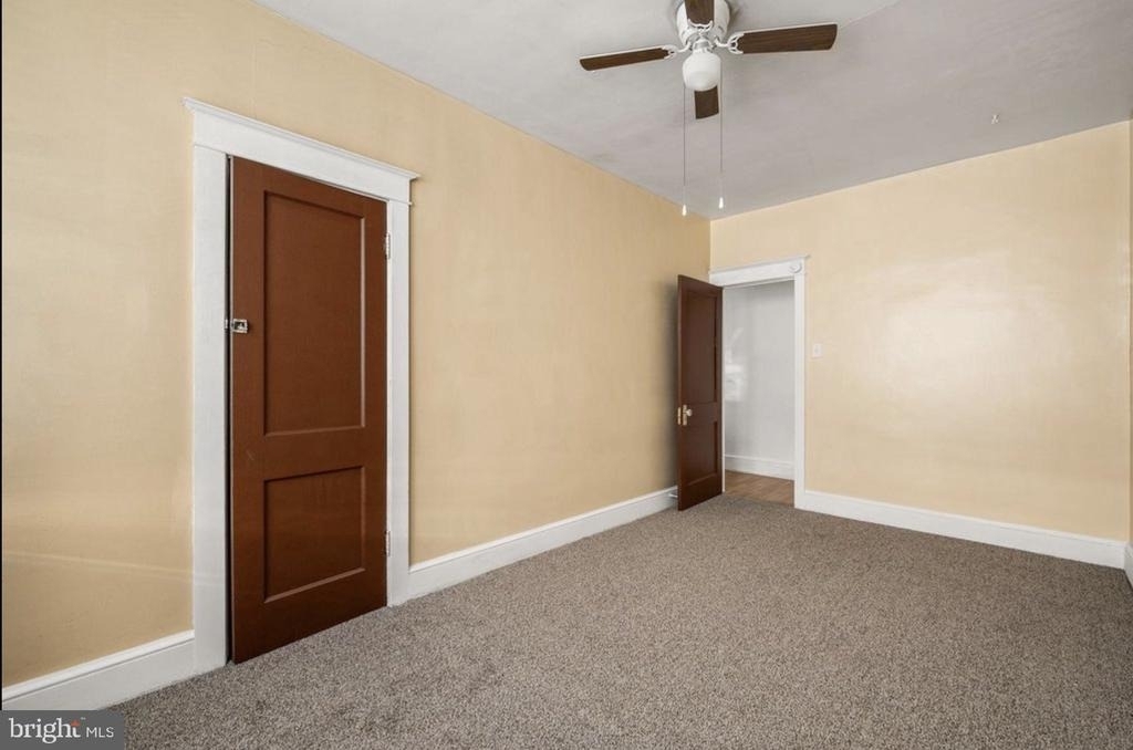 139 E Plumstead Avenue - Photo 6
