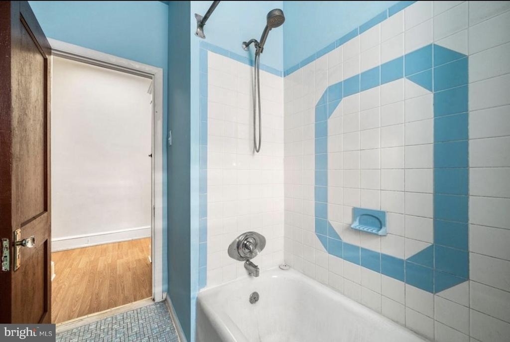 139 E Plumstead Avenue - Photo 8