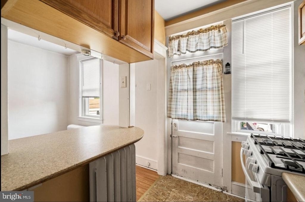 139 E Plumstead Avenue - Photo 0