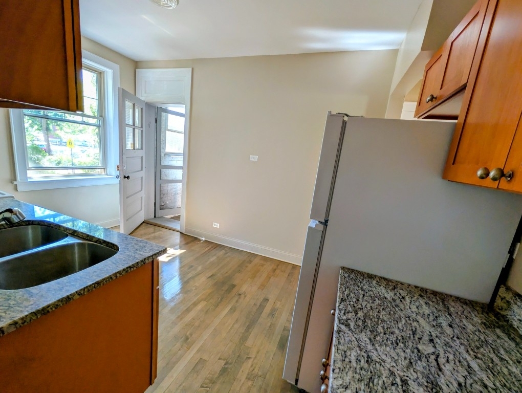 6703 North Greenview Avenue - Photo 6