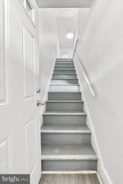 162 Rosemont Avenue - Photo 3
