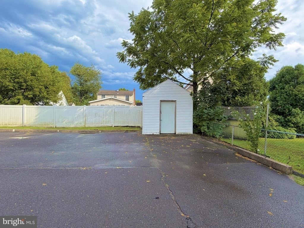 10 Webster Avenue - Photo 23