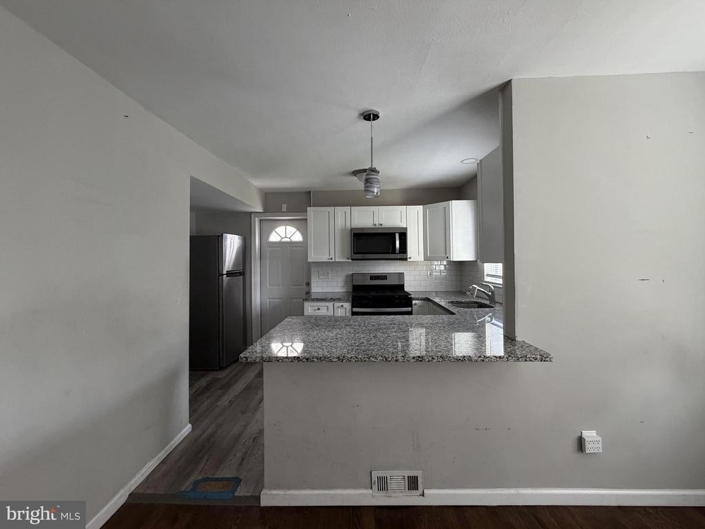 10 Webster Avenue - Photo 18