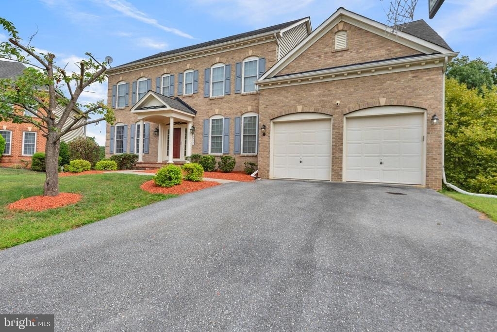 7813 Kilcroney Court - Photo 2