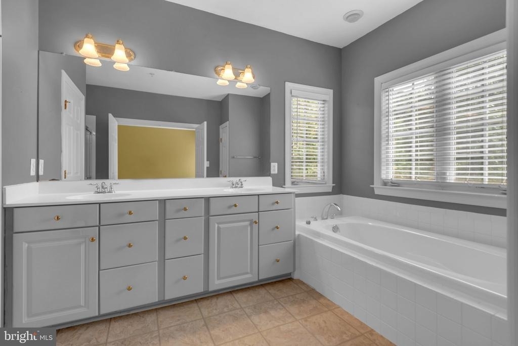 7813 Kilcroney Court - Photo 21