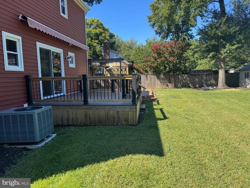 8931 Bluffwood Court - Photo 7