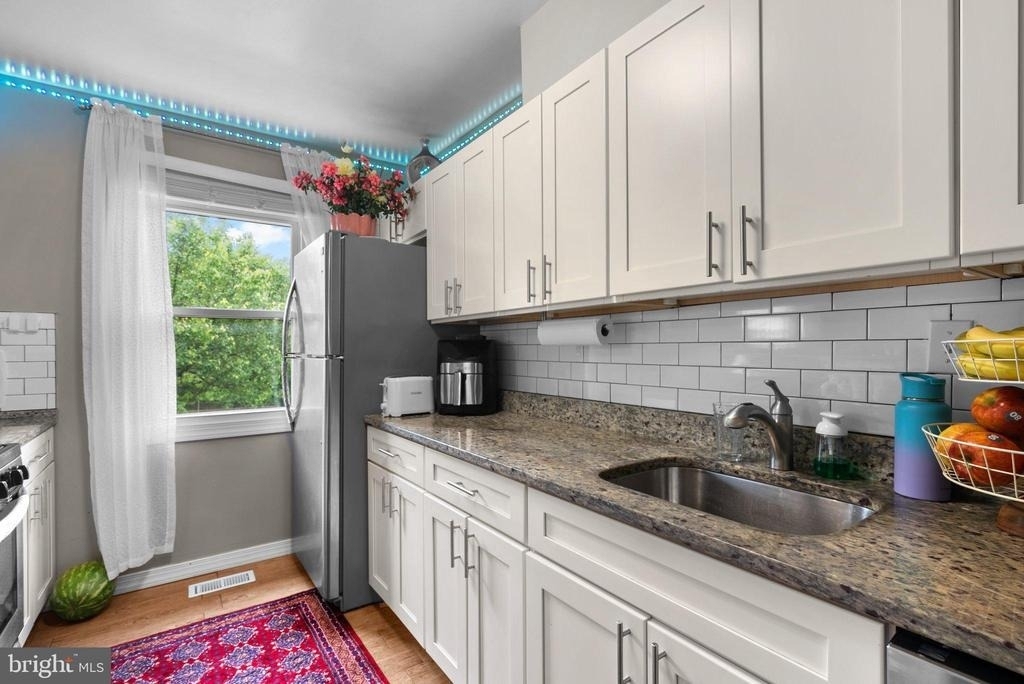 81 Watkins Park Drive - Photo 4