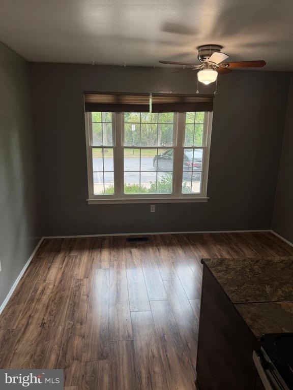 8458 Snowden Oaks Place - Photo 11