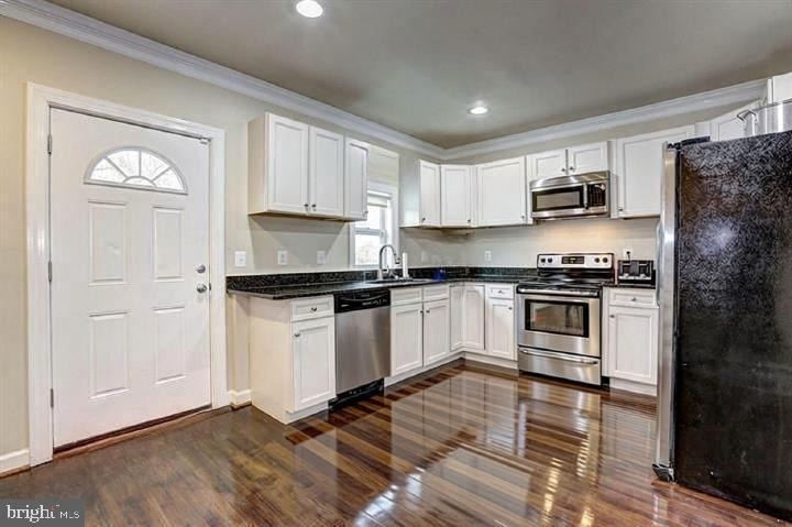 3406 39th Avenue - Photo 9