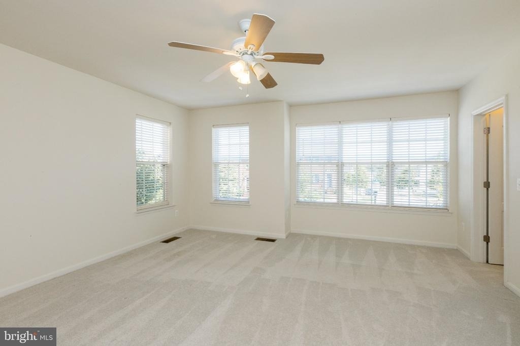 11928 Little Seneca Parkway - Photo 15