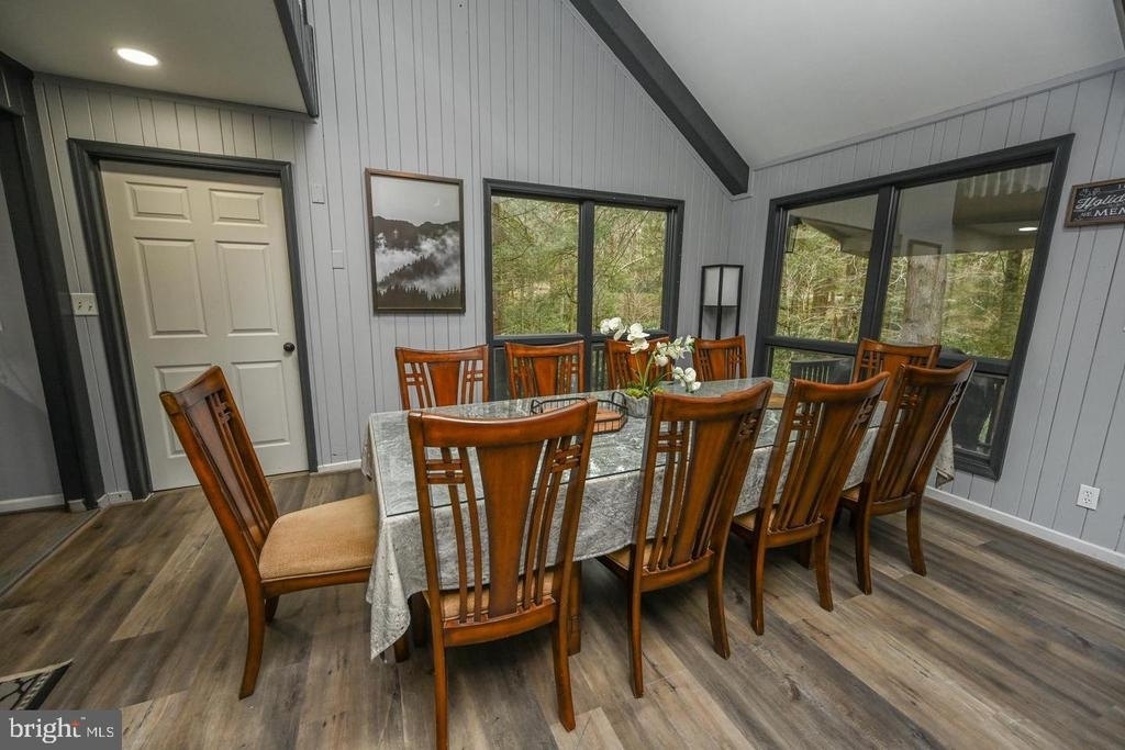 285 Lakeshore Drive - Photo 5