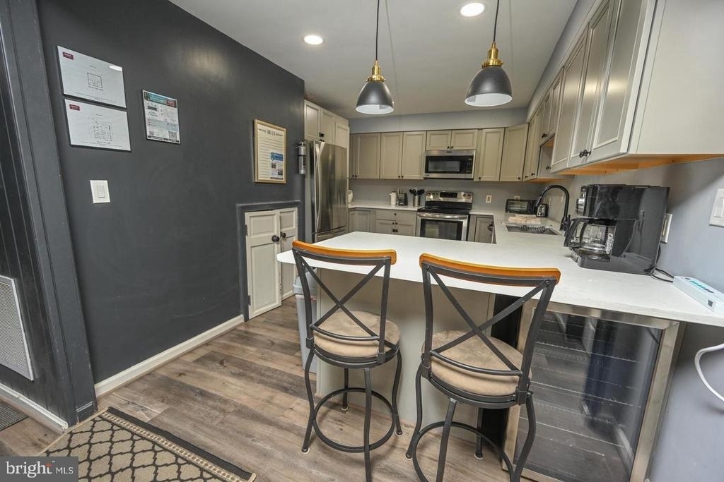 285 Lakeshore Drive - Photo 10