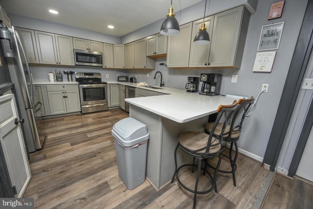 285 Lakeshore Drive - Photo 11