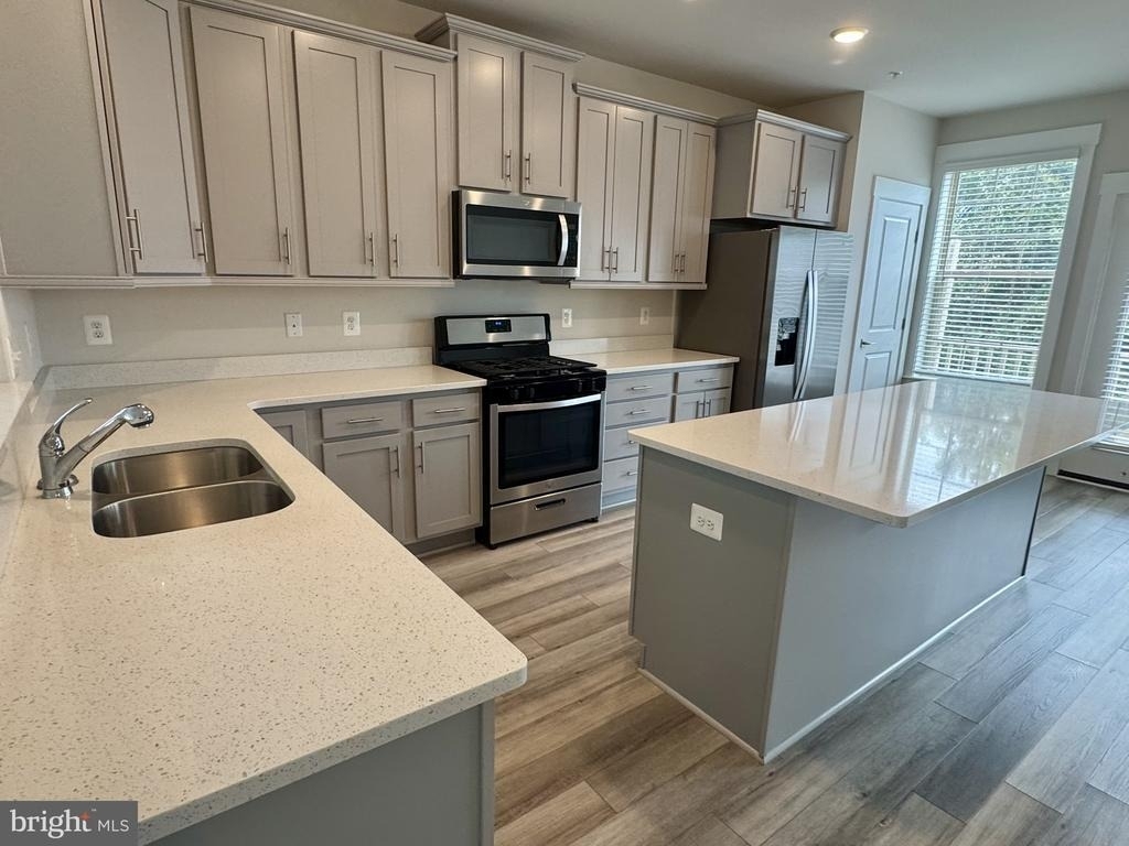 201 Pomegranate Lane - Photo 4