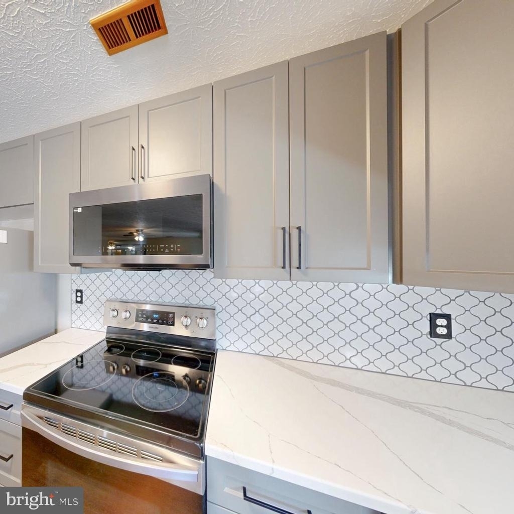 2106 Whitehall Road - Photo 3