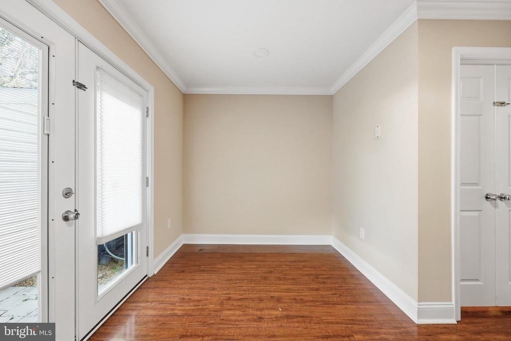 569 Lancaster Place - Photo 19