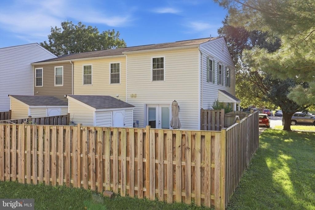 569 Lancaster Place - Photo 35