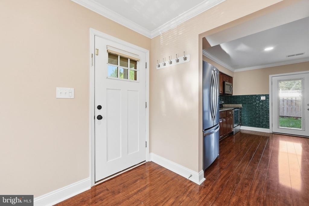 569 Lancaster Place - Photo 6