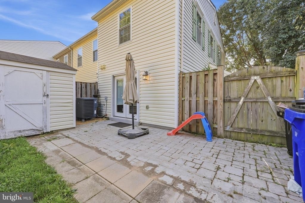 569 Lancaster Place - Photo 39