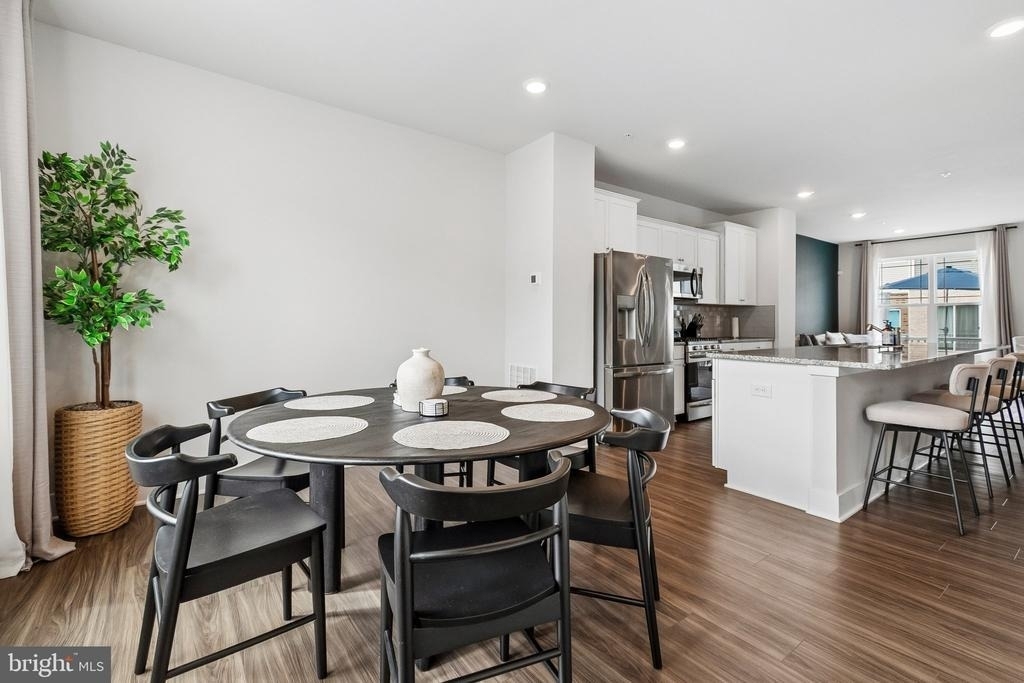 6941 Waterbury Place - Photo 8