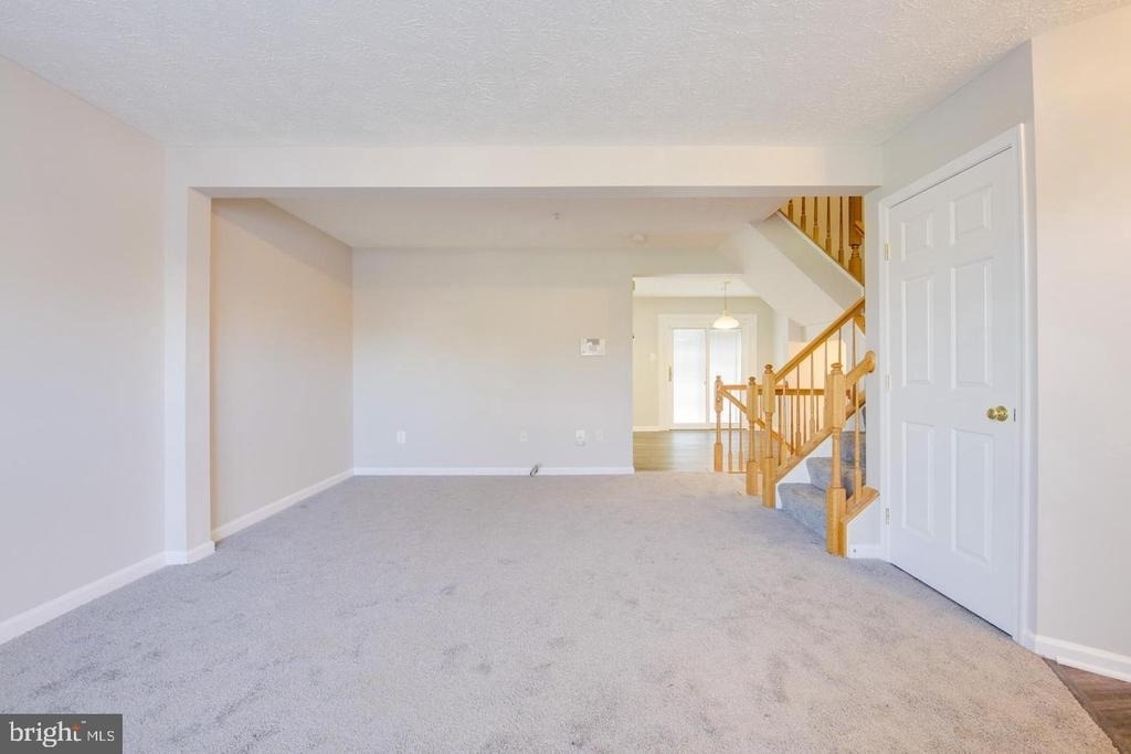 9307 Vanguard Court - Photo 3