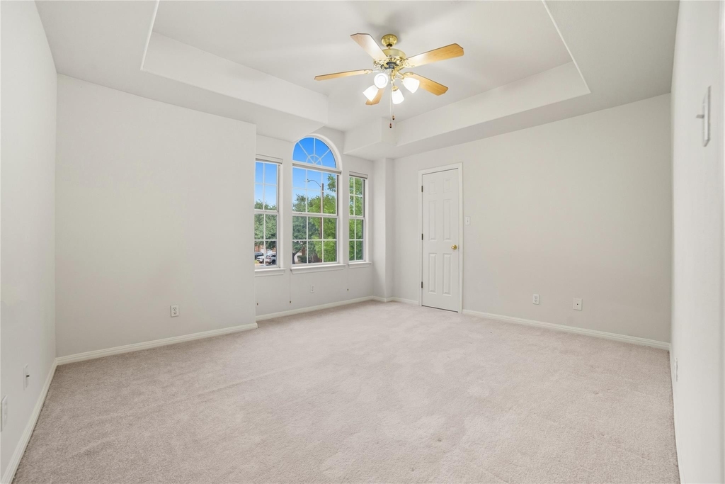 1911 Cedar Bend Dr - Photo 22