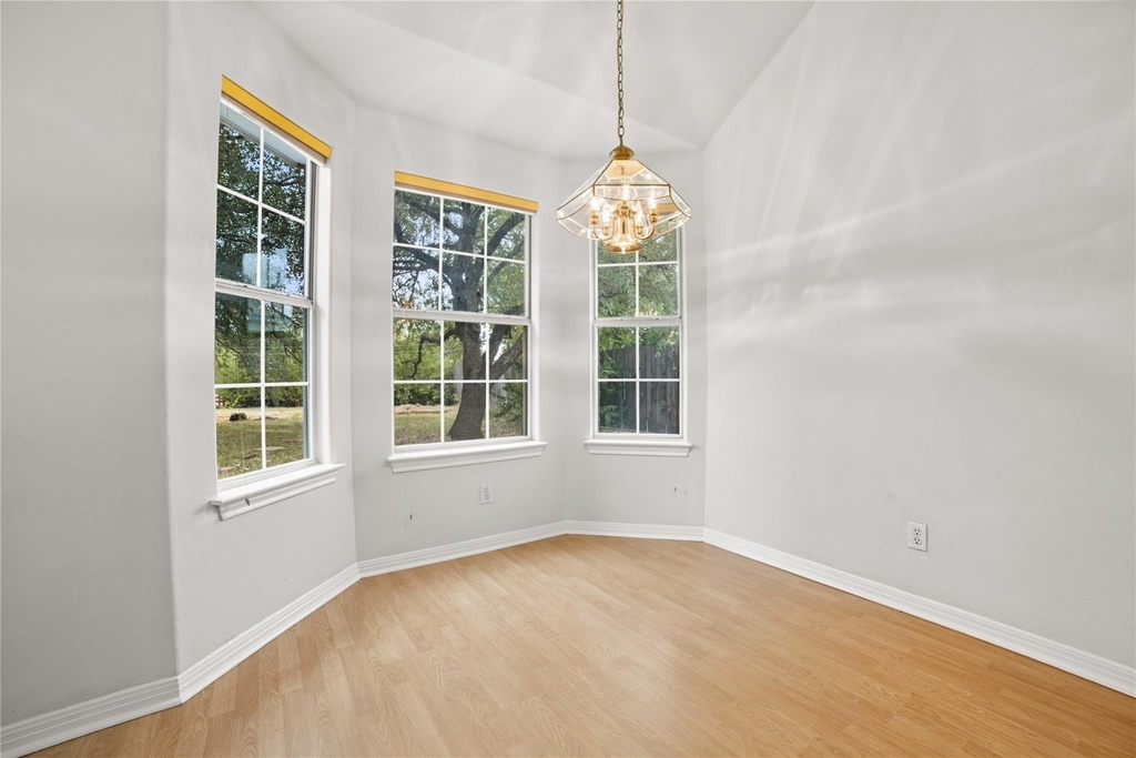 1911 Cedar Bend Dr - Photo 14