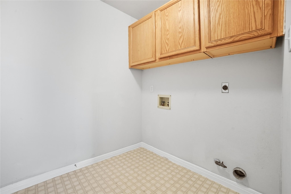 1911 Cedar Bend Dr - Photo 33