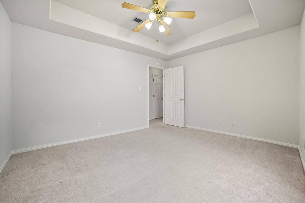 1911 Cedar Bend Dr - Photo 21