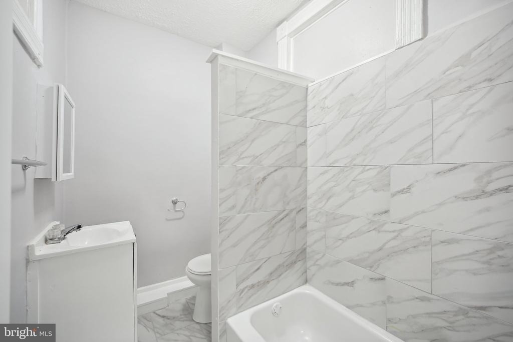 1524 E 28th Street E - Photo 11