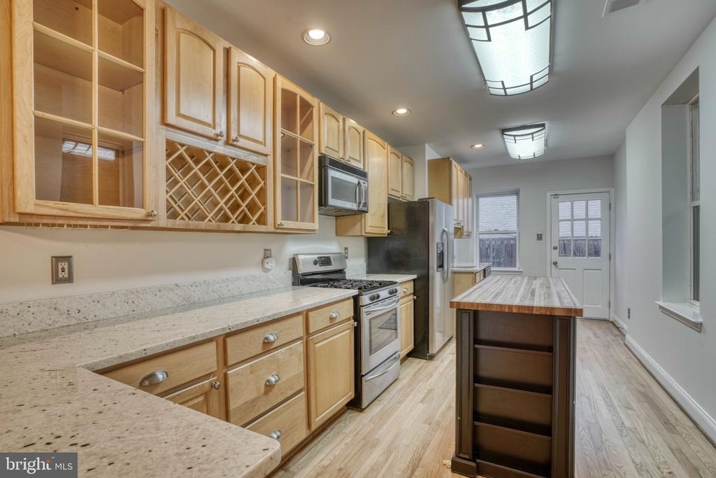 1236 S Charles Street - Photo 3