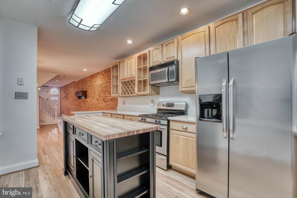 1236 S Charles Street - Photo 2