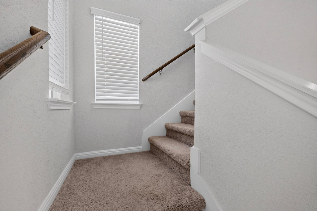 6317 Marsh Ln - Photo 3