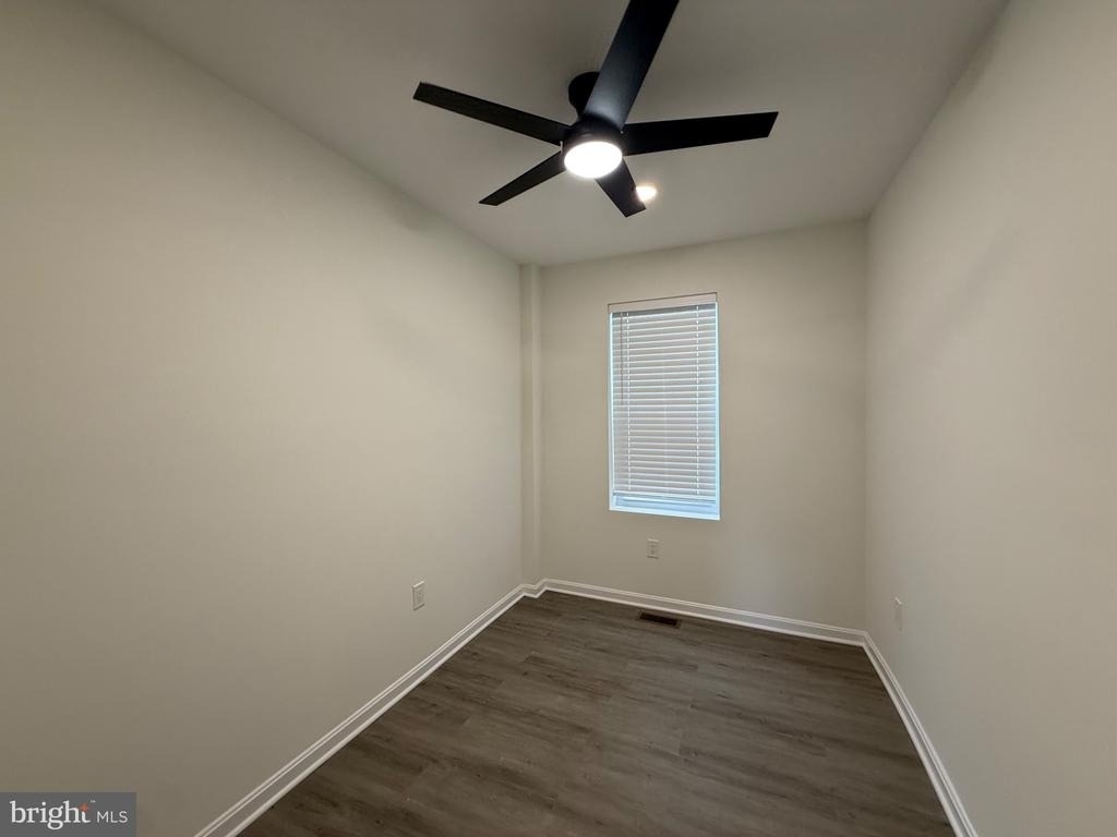 5215 Ready Avenue - Photo 5