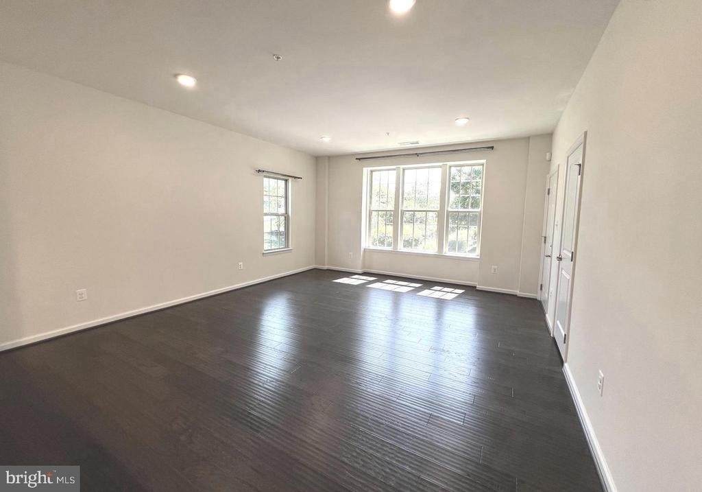 8005 Orchard Grove Road - Photo 2